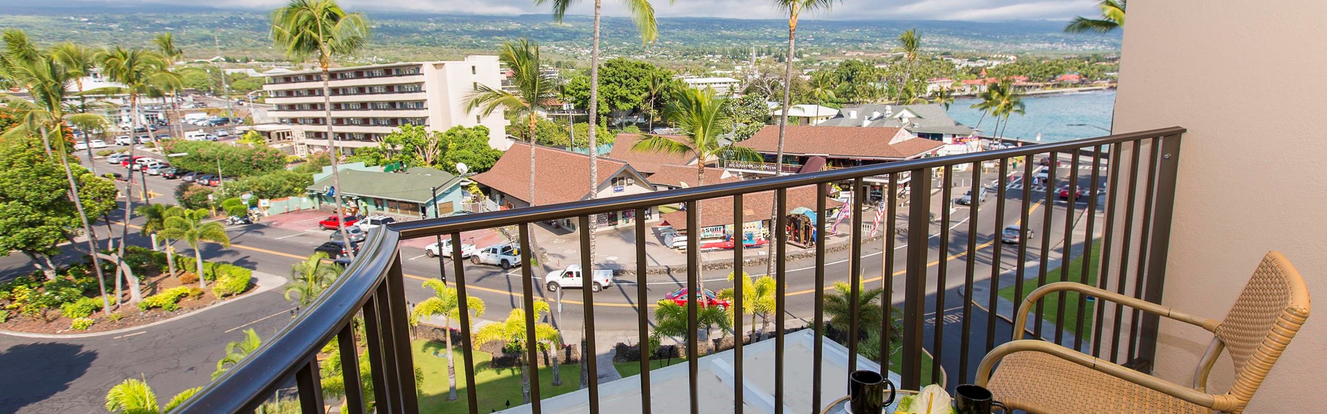 Courtyard By Marriott King Kamehameha's Kona Beach Wedding Venue