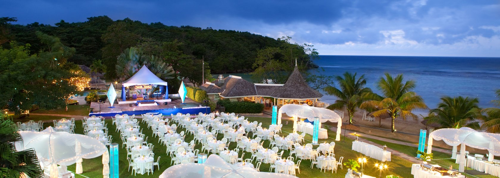 Couples Sans Souci Wedding Venue
