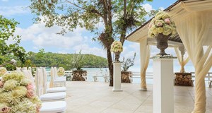 Couples Sans Souci Wedding Venue