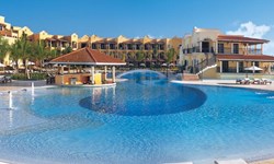 Secrets Capri Riviera Cancun Wedding Venue